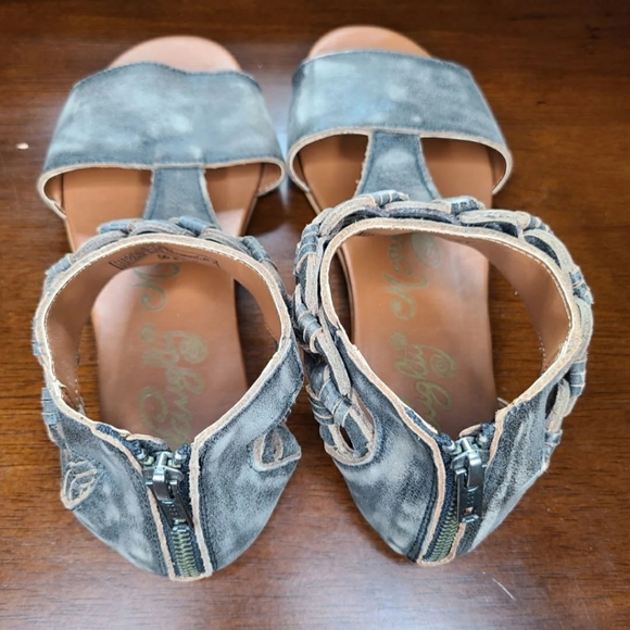 Sandals - Picture 3 of 8